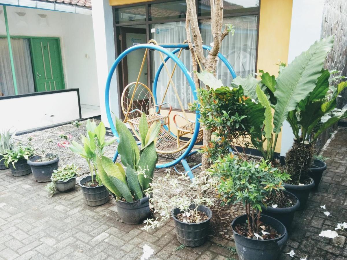 Hotel Gunung Slamet Пурвокерто Экстерьер фото
