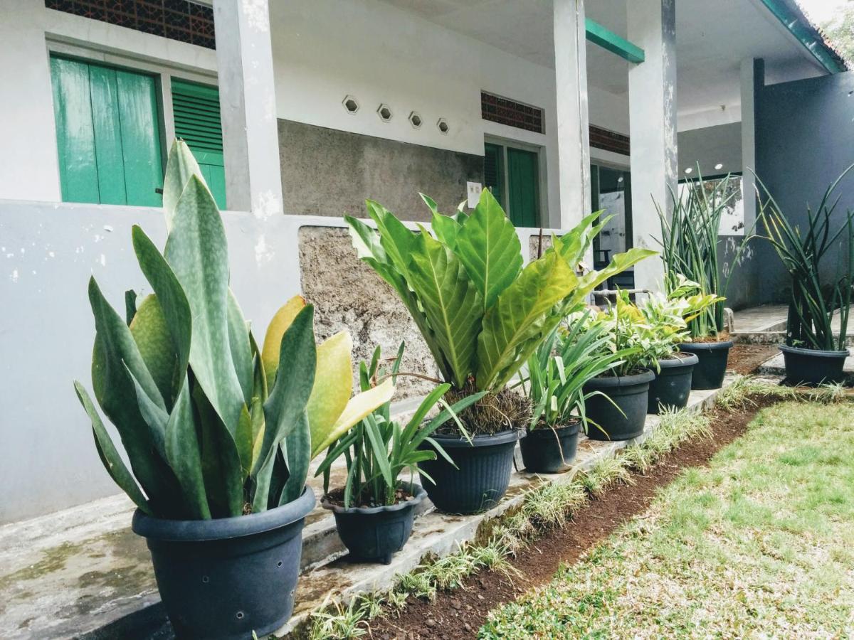 Hotel Gunung Slamet Пурвокерто Экстерьер фото