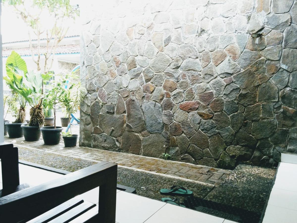 Hotel Gunung Slamet Пурвокерто Экстерьер фото