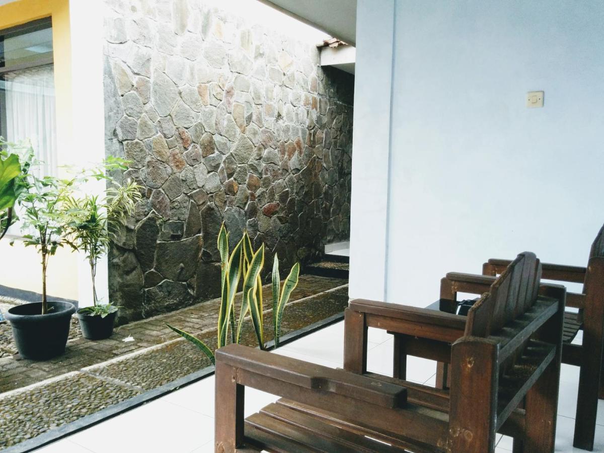 Hotel Gunung Slamet Пурвокерто Экстерьер фото